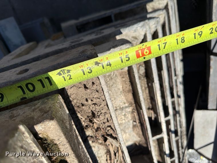 image for item FU4743 8' W concrete forms