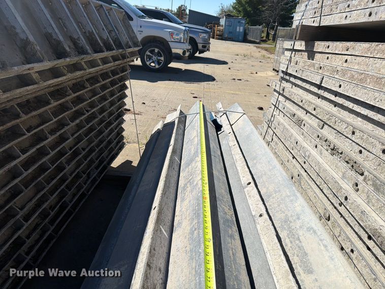 image for item FU4743 8' W concrete forms