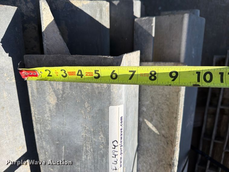 image for item FU4743 8' W concrete forms