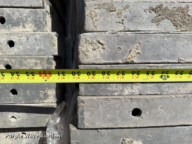 image for item FU4743 8' W concrete forms