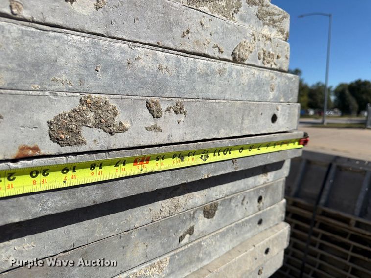 image for item FU4743 8' W concrete forms