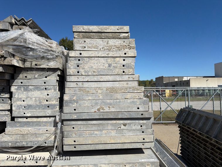 image for item FU4743 8' W concrete forms
