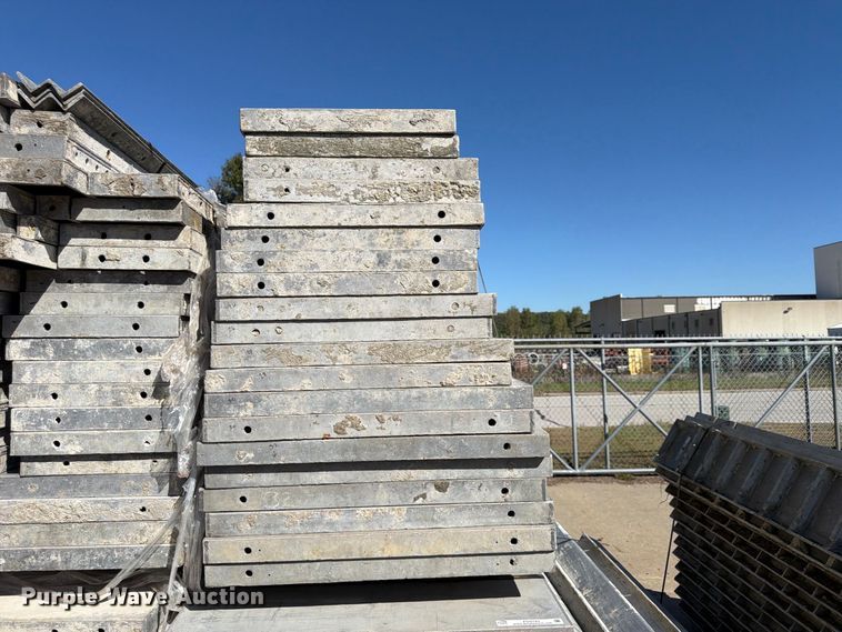 image for item FU4743 8' W concrete forms