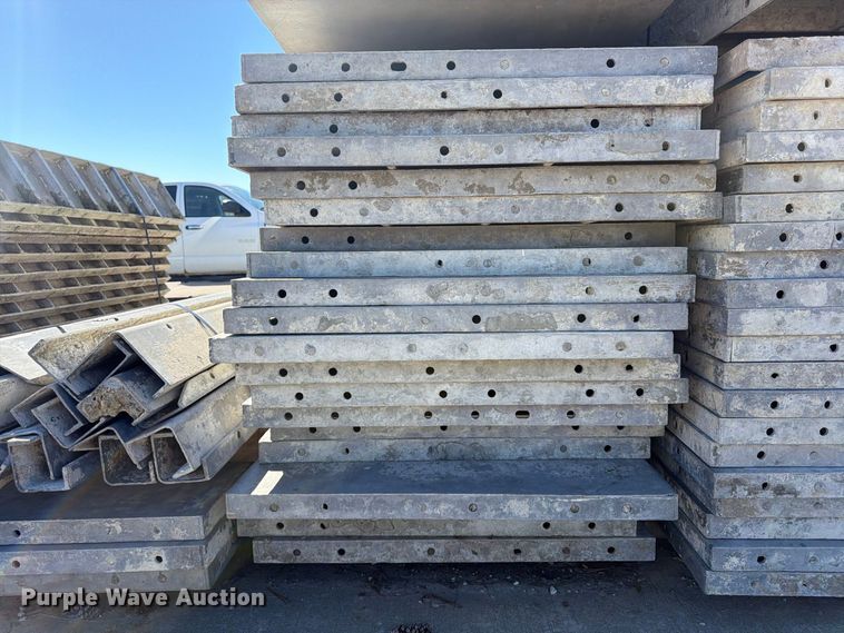 image for item FU4743 8' W concrete forms