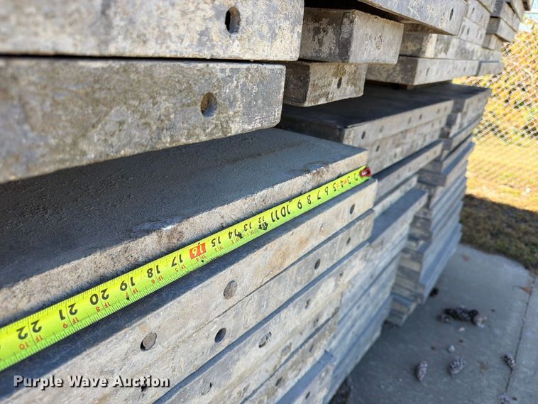 image for item FU4743 8' W concrete forms