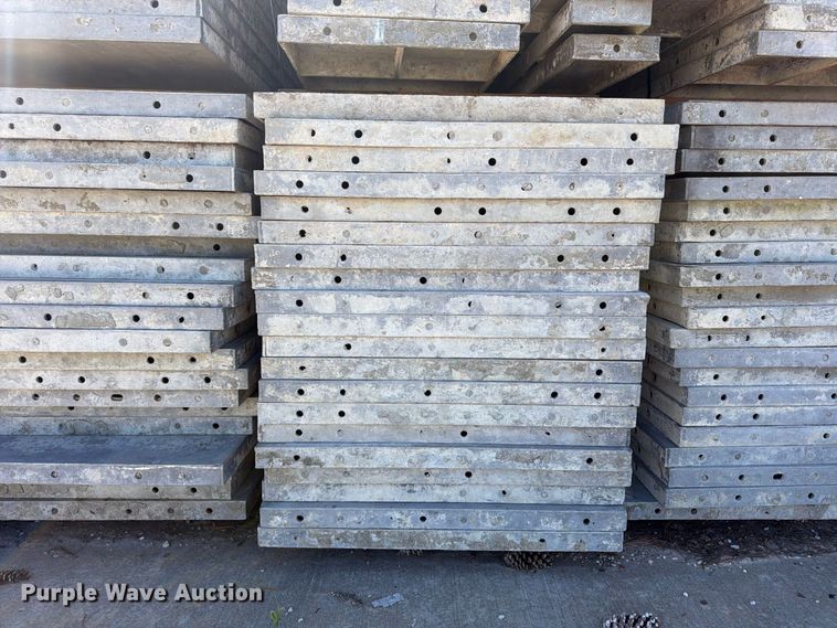 image for item FU4743 8' W concrete forms