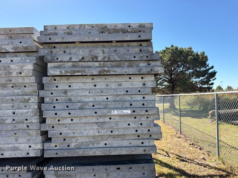 image for item FU4743 8' W concrete forms