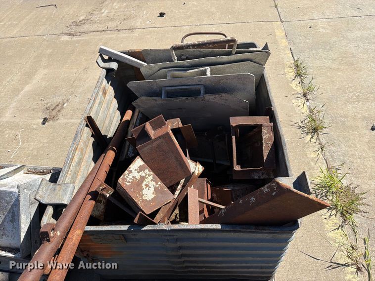 image for item FU4743 8' W concrete forms