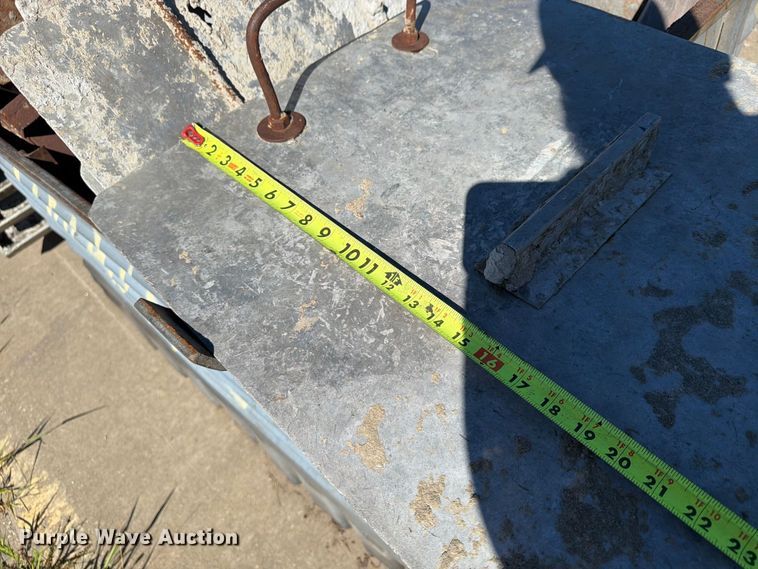 image for item FU4743 8' W concrete forms