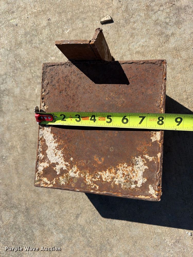 image for item FU4743 8' W concrete forms