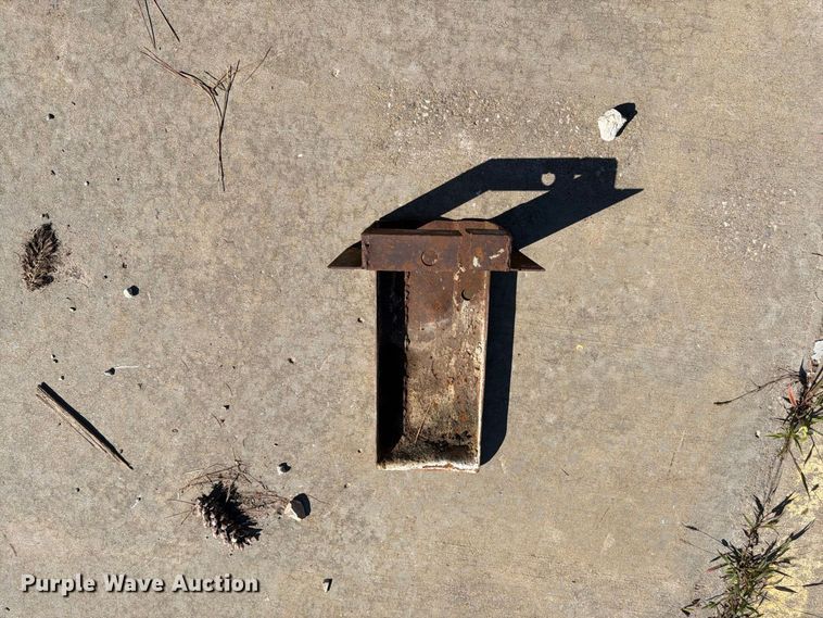 image for item FU4743 8' W concrete forms