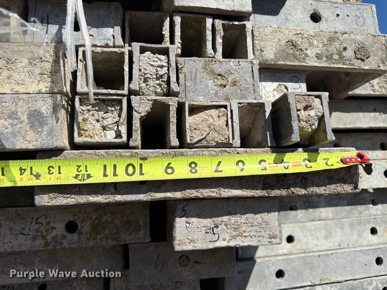 image for item FU4743 8' W concrete forms