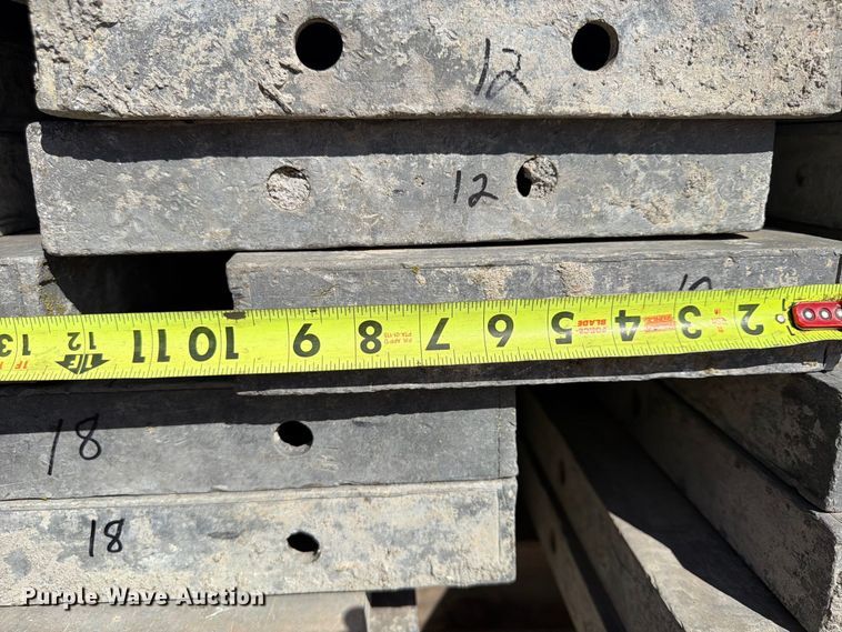 image for item FU4743 8' W concrete forms