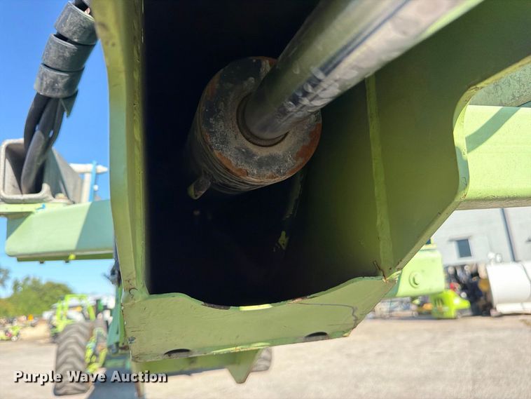 image for item FU4752 2005 Genie S-125 boom lift