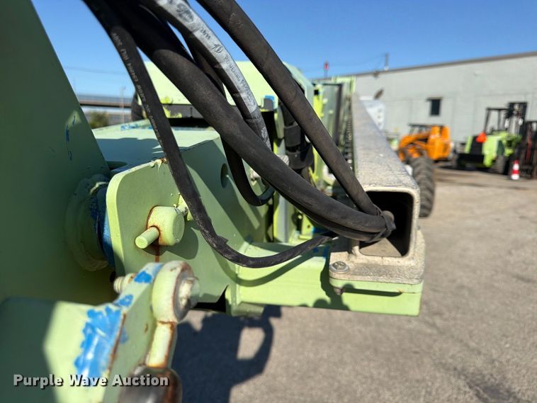 image for item FU4752 2005 Genie S-125 boom lift