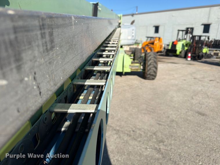 image for item FU4752 2005 Genie S-125 boom lift