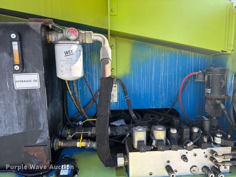 image for item FU4752 2005 Genie S-125 boom lift