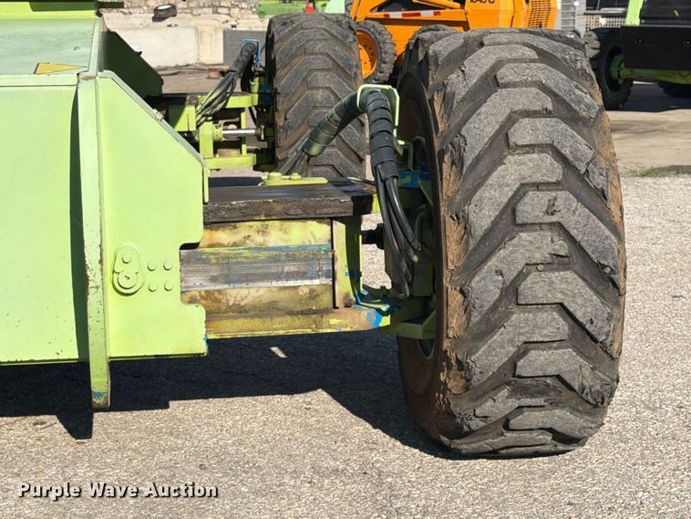 image for item FU4752 2005 Genie S-125 boom lift