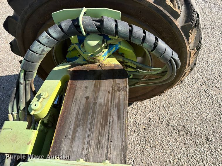 image for item FU4752 2005 Genie S-125 boom lift
