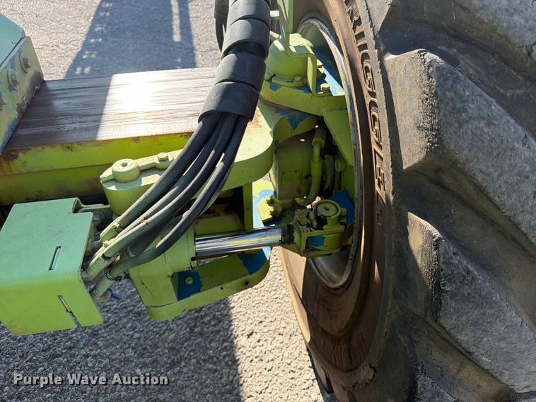 image for item FU4752 2005 Genie S-125 boom lift
