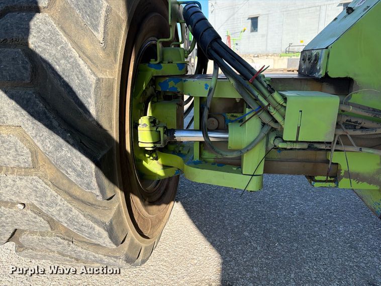 image for item FU4752 2005 Genie S-125 boom lift