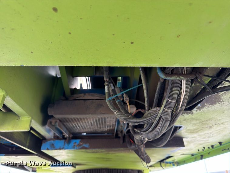 image for item FU4752 2005 Genie S-125 boom lift