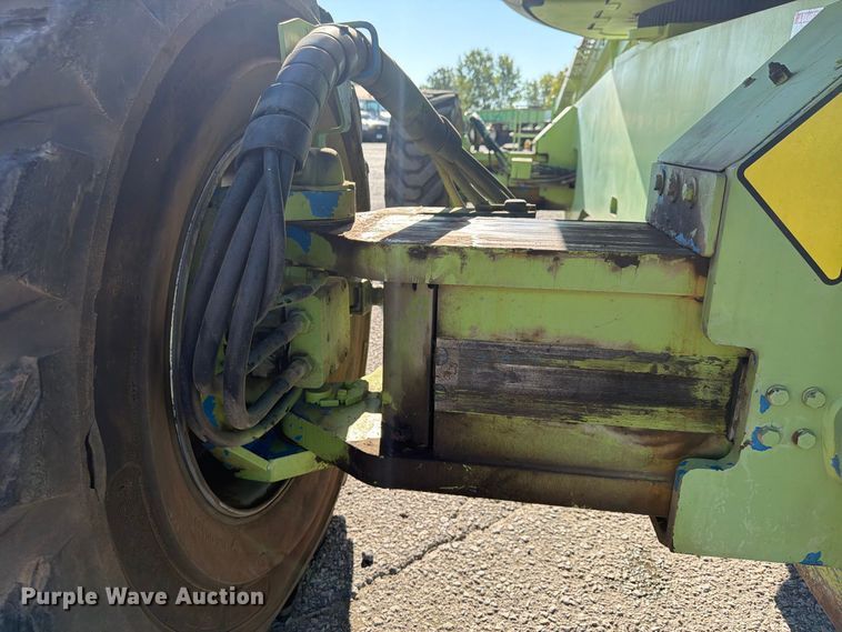 image for item FU4752 2005 Genie S-125 boom lift