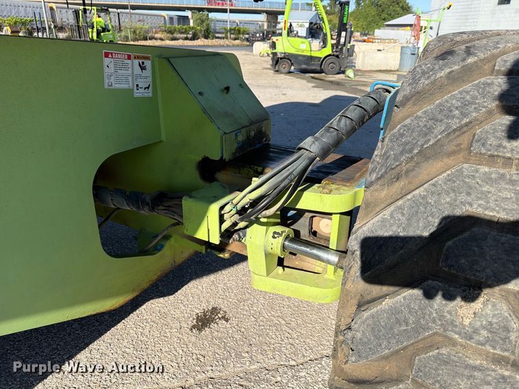image for item FU4752 2005 Genie S-125 boom lift