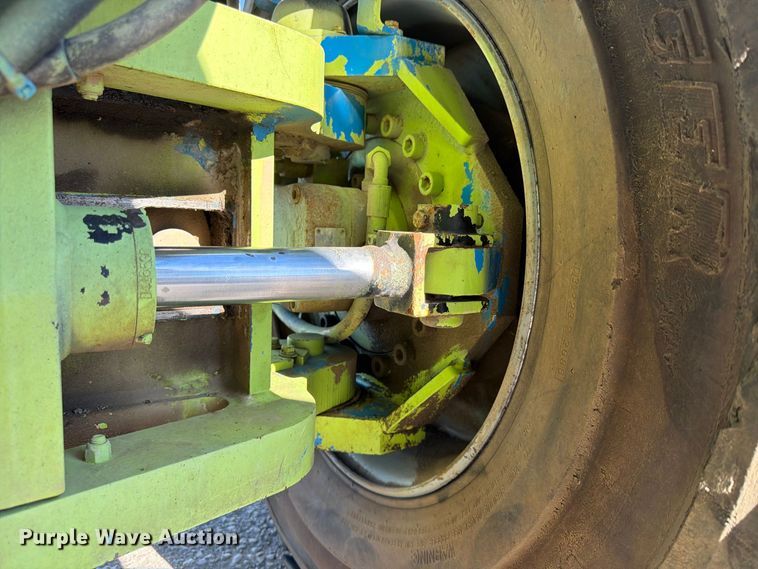 image for item FU4752 2005 Genie S-125 boom lift