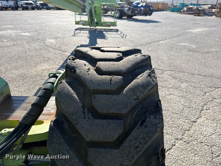 image for item FU4752 2005 Genie S-125 boom lift