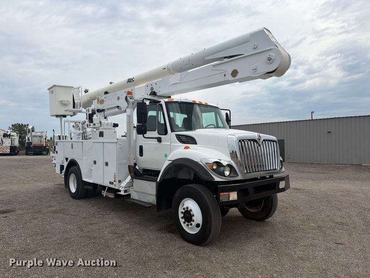 image for item FW3509 2016 International WorkStar 7300 bucket truck
