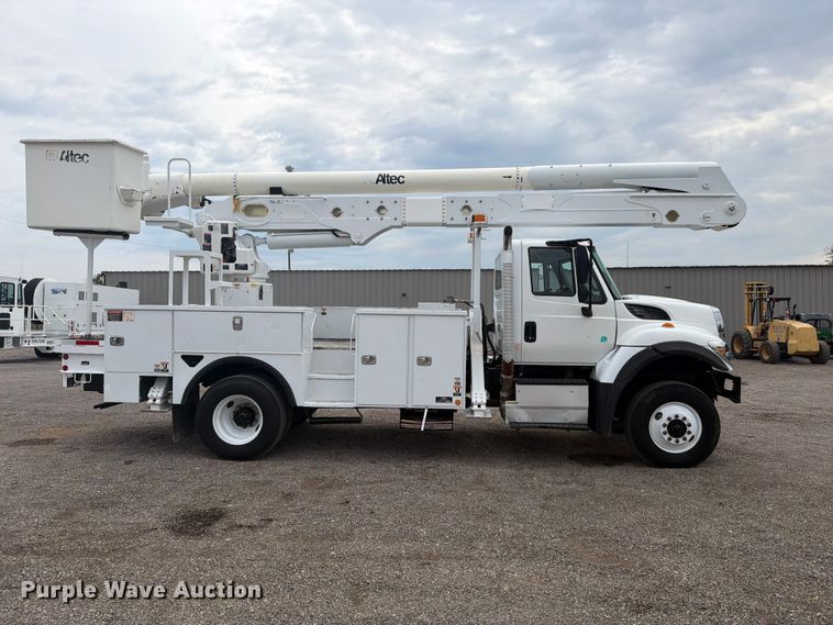image for item FW3509 2016 International WorkStar 7300 bucket truck
