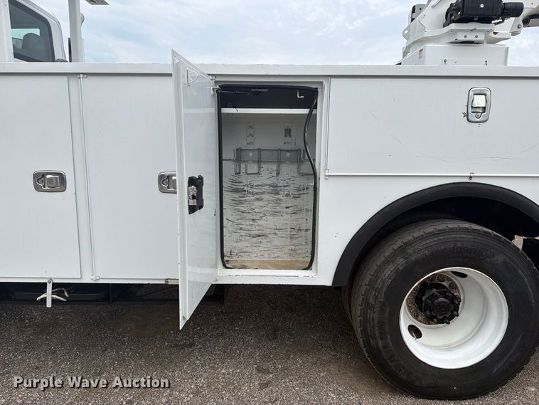 image for item FW3509 2016 International WorkStar 7300 bucket truck