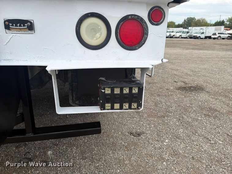 image for item FW3509 2016 International WorkStar 7300 bucket truck