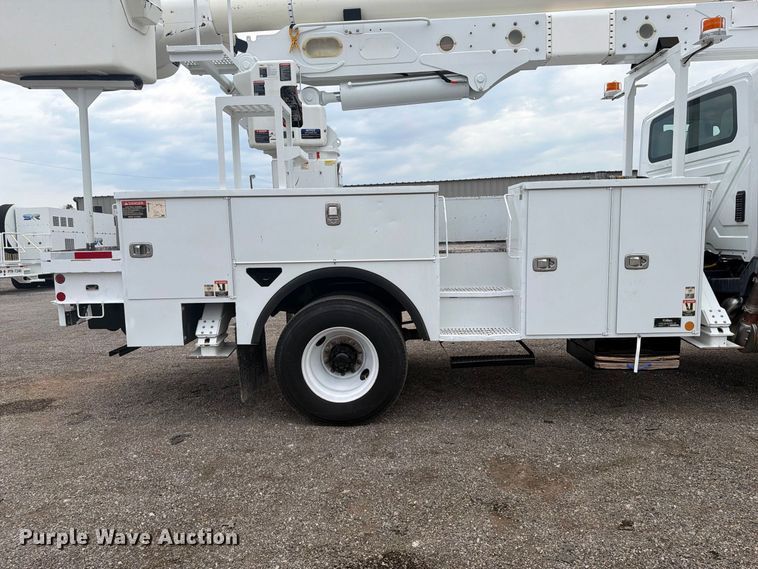 image for item FW3509 2016 International WorkStar 7300 bucket truck