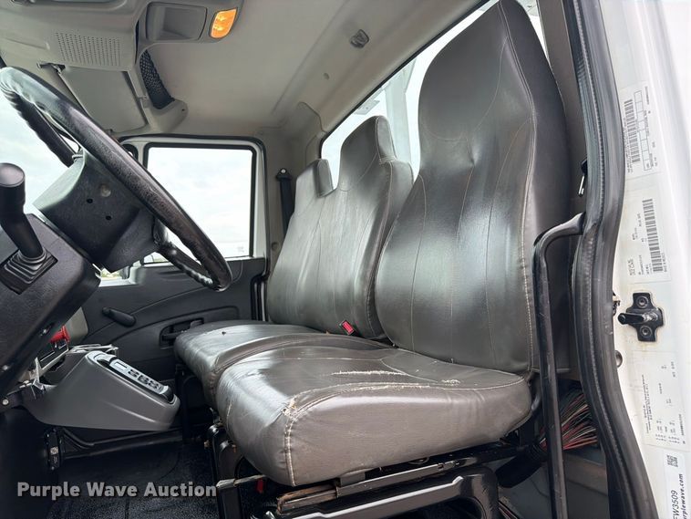 image for item FW3509 2016 International WorkStar 7300 bucket truck