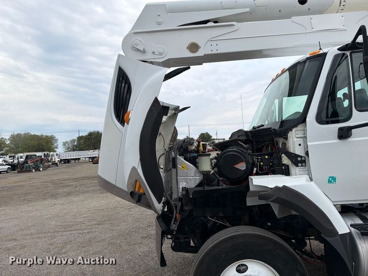 image for item FW3509 2016 International WorkStar 7300 bucket truck