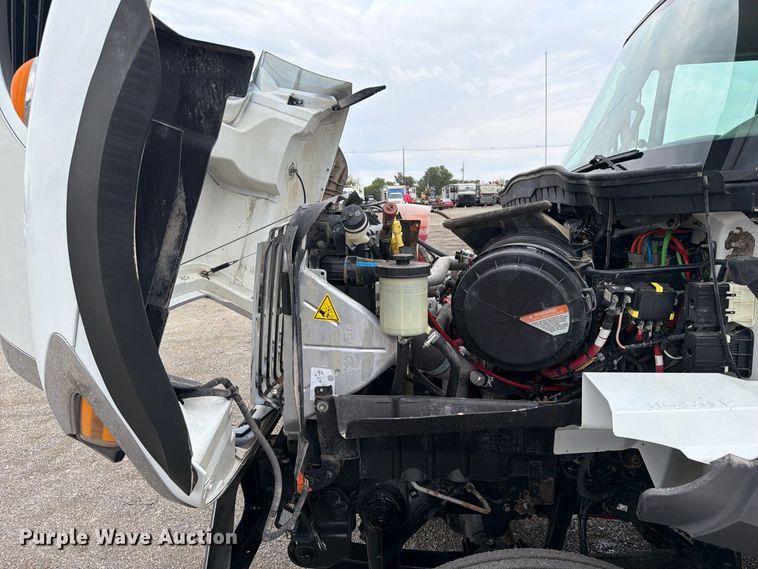 image for item FW3509 2016 International WorkStar 7300 bucket truck