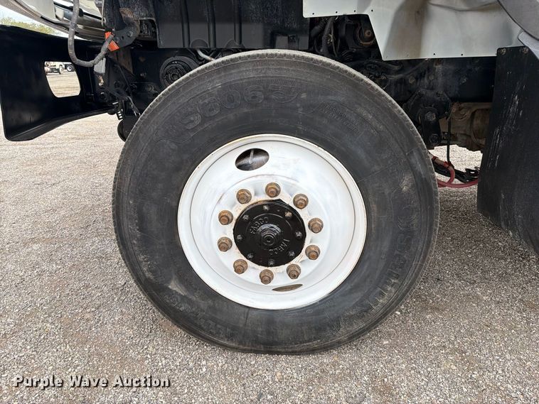 image for item FW3509 2016 International WorkStar 7300 bucket truck