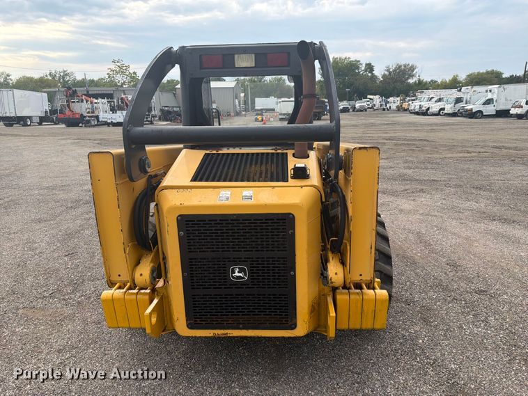 image for item FW3512 2005 John Deere 320E skid steer loader