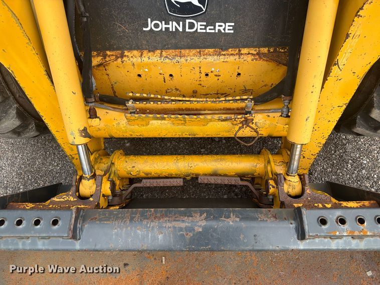 image for item FW3512 2005 John Deere 320E skid steer loader