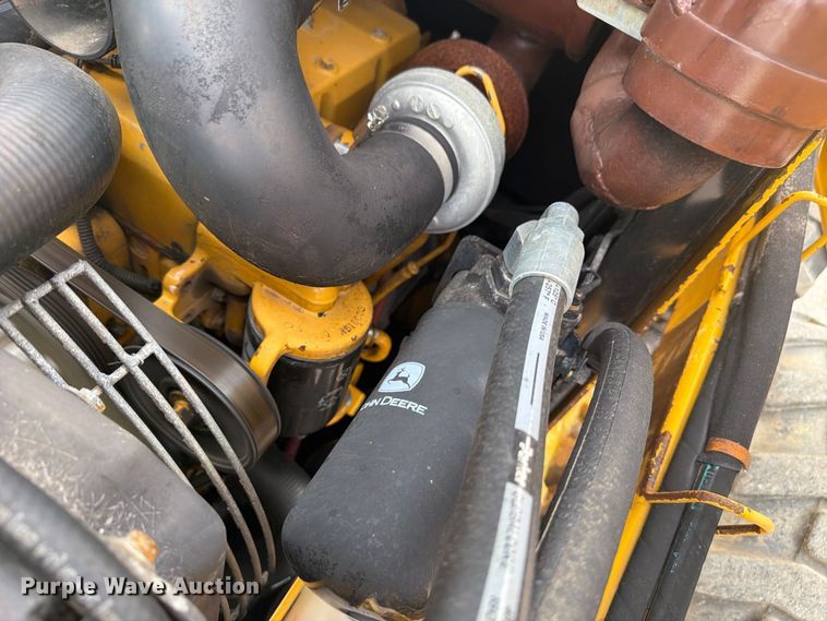 image for item FW3512 2005 John Deere 320E skid steer loader