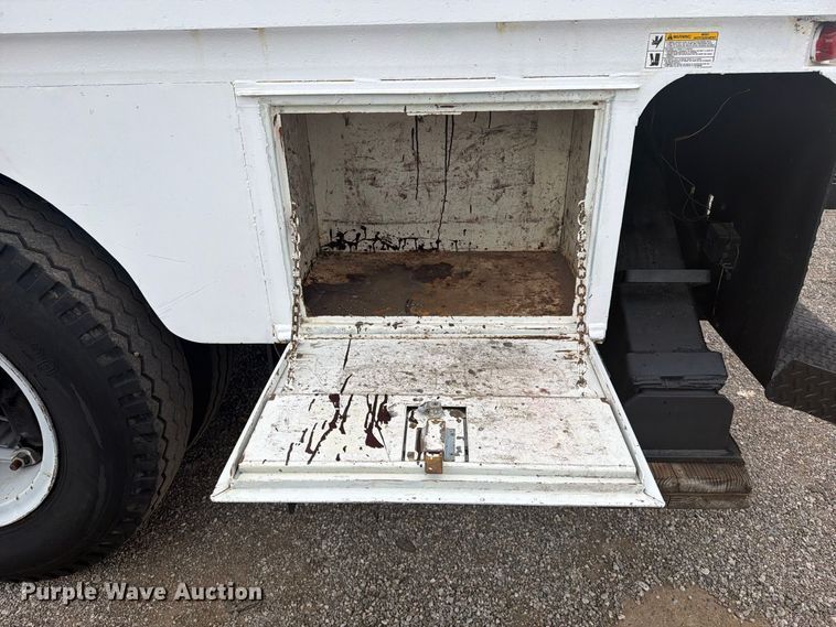 image for item FW3516 1992 Chevrolet Kodiak ladder truck