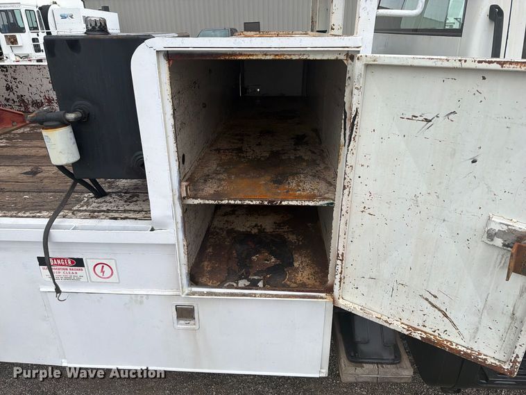 image for item FW3516 1992 Chevrolet Kodiak ladder truck