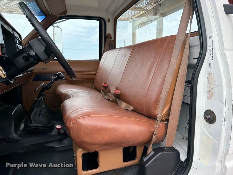 image for item FW3516 1992 Chevrolet Kodiak ladder truck