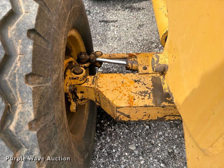 image for item FW3516 1992 Chevrolet Kodiak ladder truck