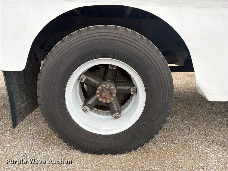 image for item FW3516 1992 Chevrolet Kodiak ladder truck