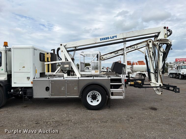 image for item FW3517 2000 GMC T8500 bridge inspection truck