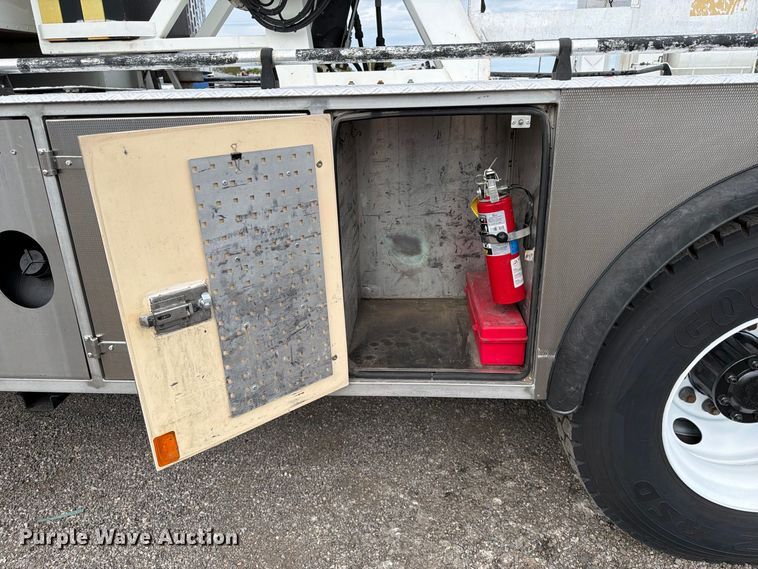 image for item FW3517 2000 GMC T8500 bridge inspection truck