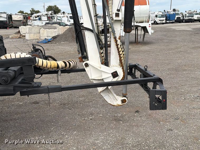 image for item FW3517 2000 GMC T8500 bridge inspection truck